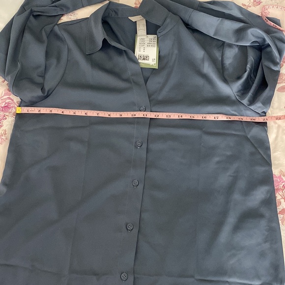 H&M | Silky V-Neck Blouse - Picture 12 of 14